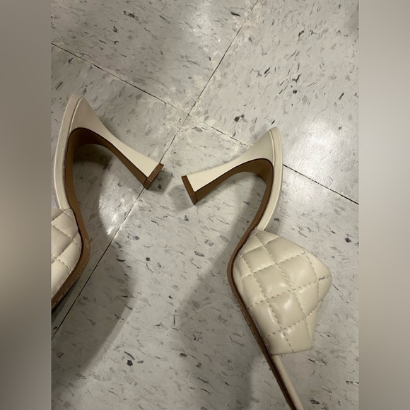 NWOT VINCE CAMUTO  Womens Reselm Ivory Mule Sandals Shoes size 7.5 No box - Picture 5 of 9